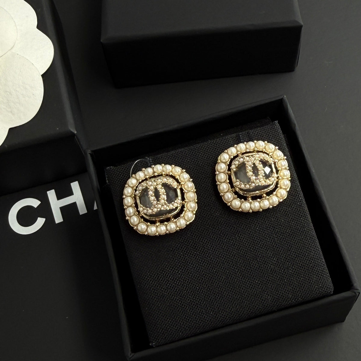Chanel - Other - Crystal - Gold