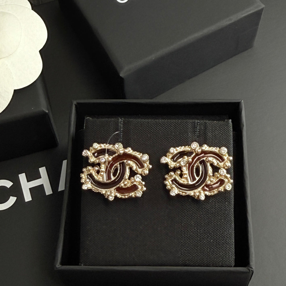 Chanel - Other - Crystal - Gold