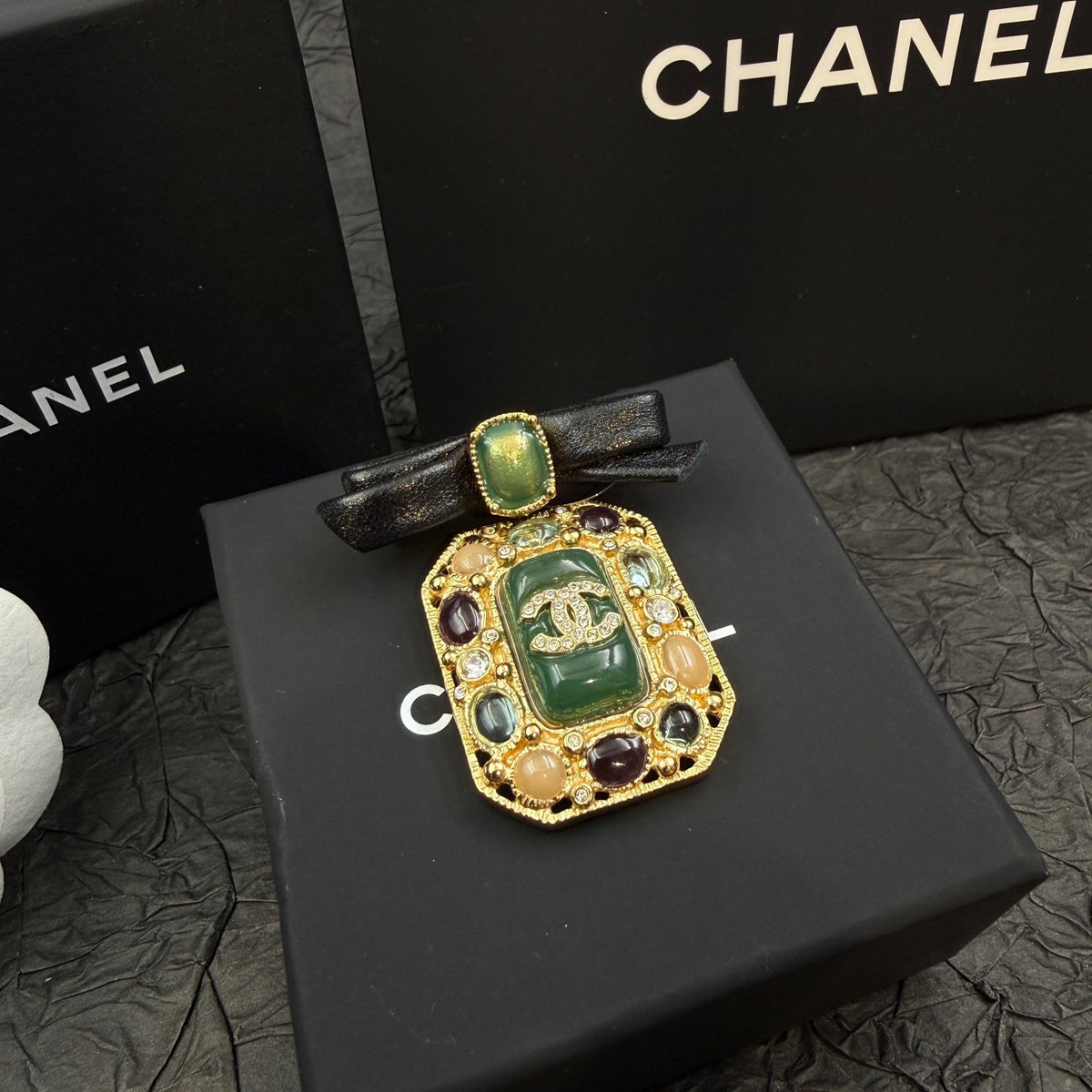 Chanel - Other - Crystal - Gold