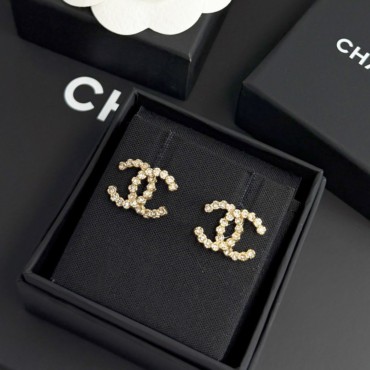 Chanel - Other - Crystal - Gold