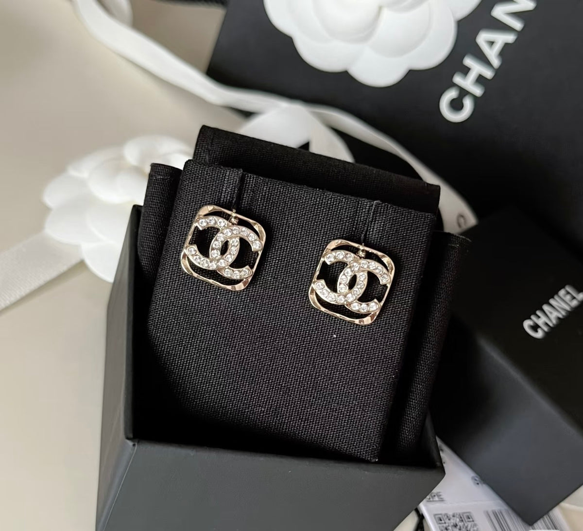Chanel - Other - Crystal - Gold