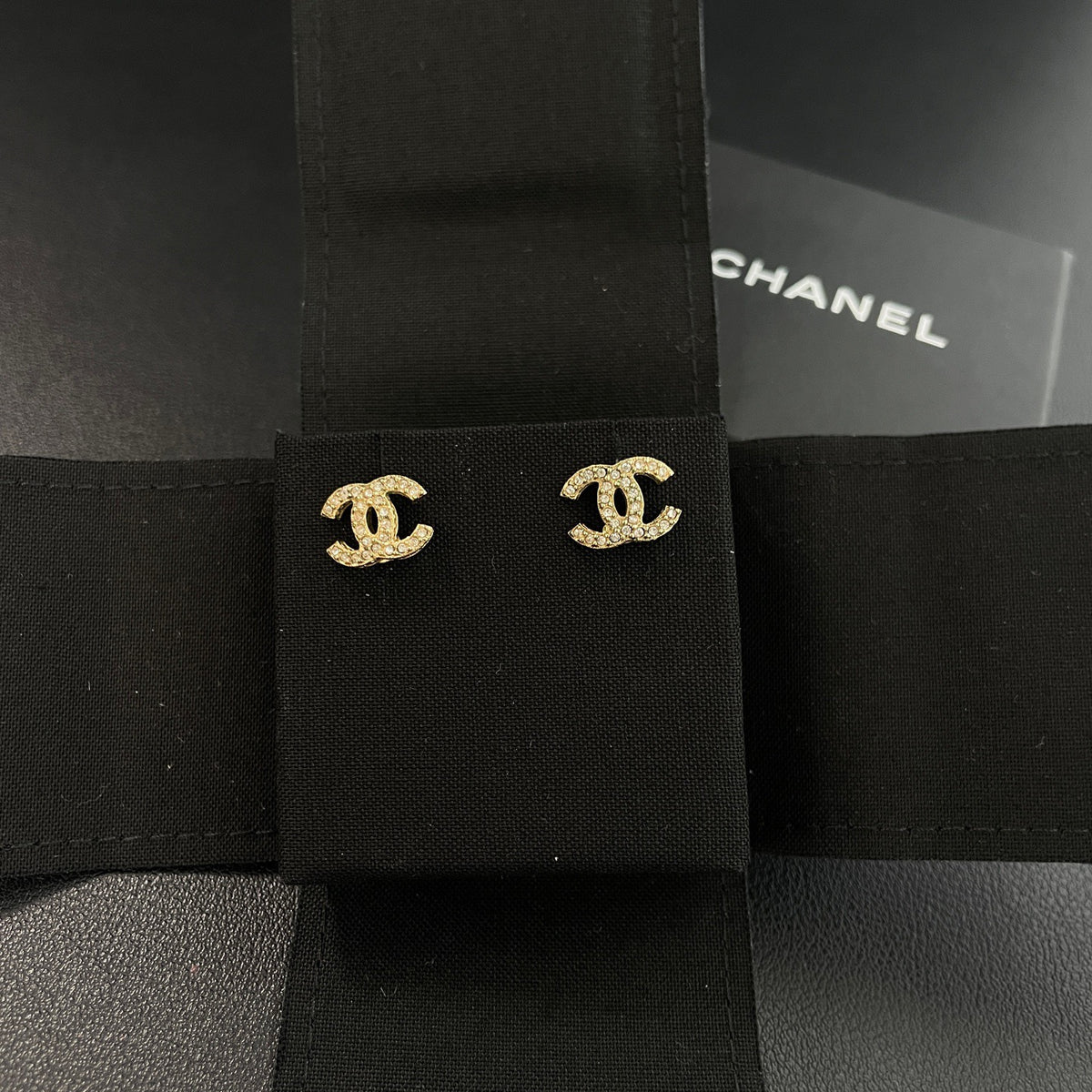 Chanel - Other - Crystal - Gold
