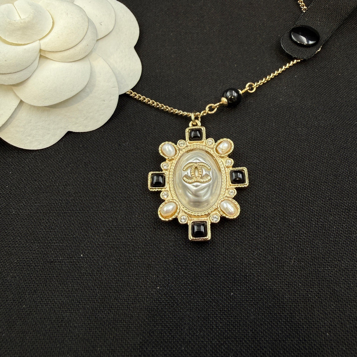 Chanel - Other - Crystal - Gold