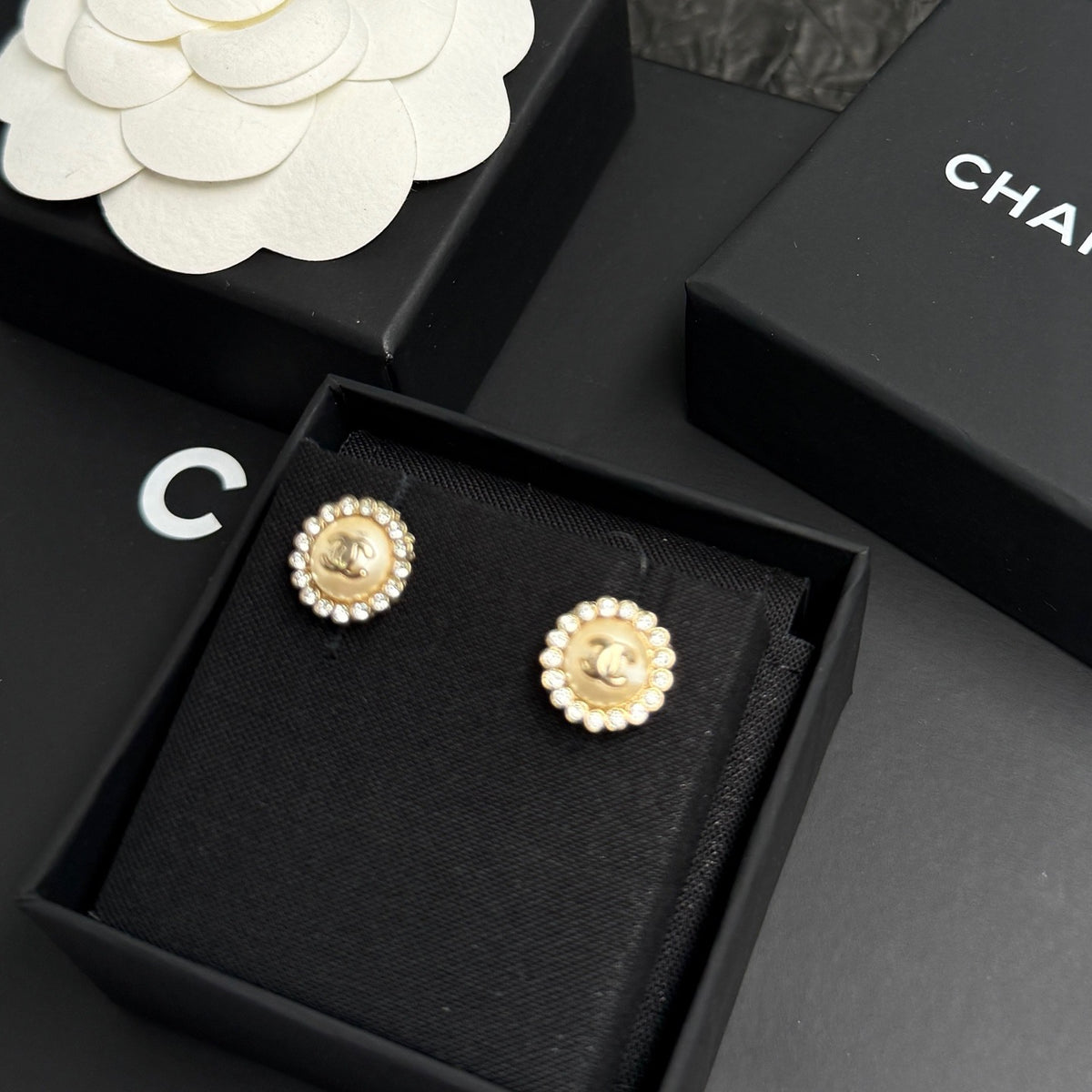 Chanel - Other - Crystal - Gold