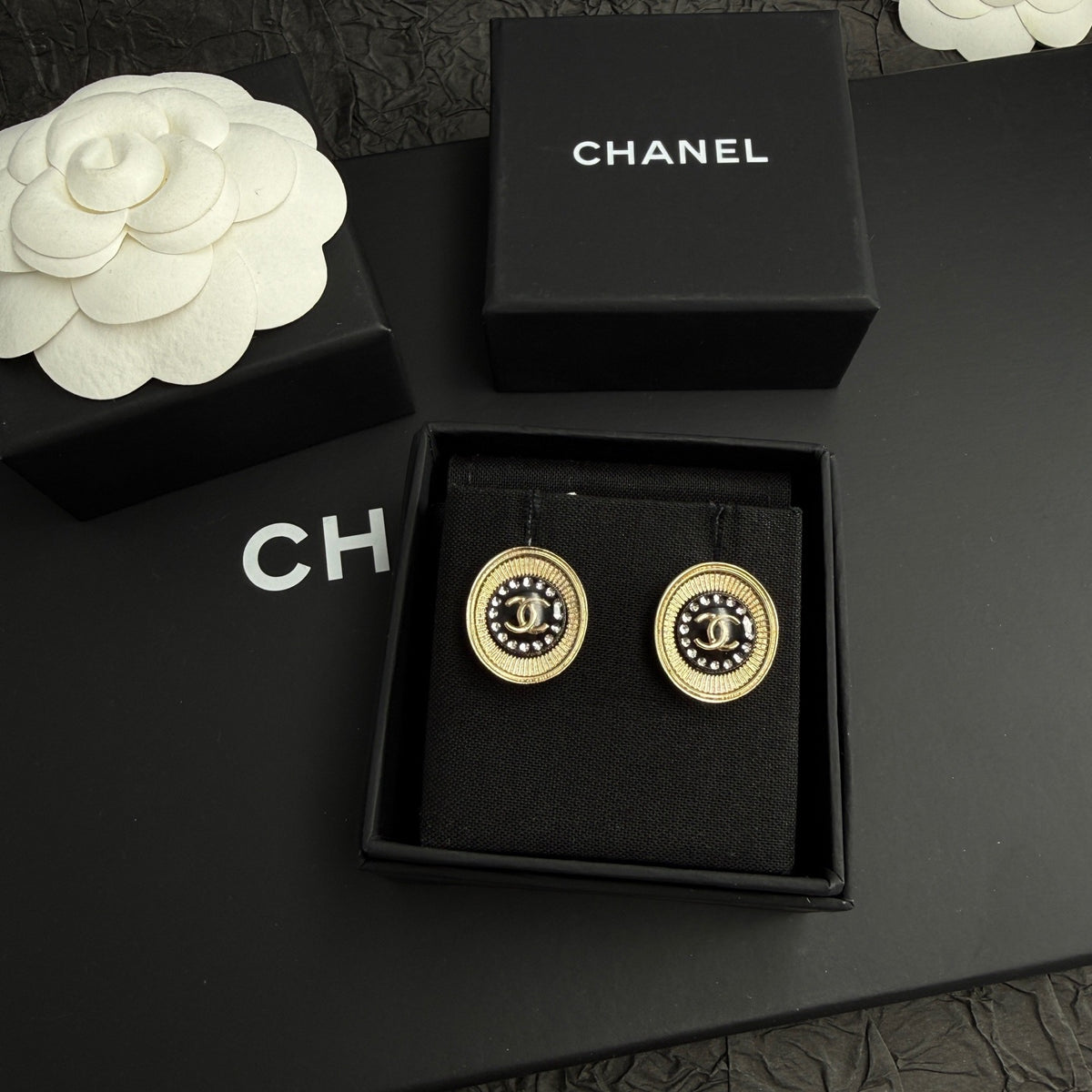 Chanel - Other - Crystal - Gold