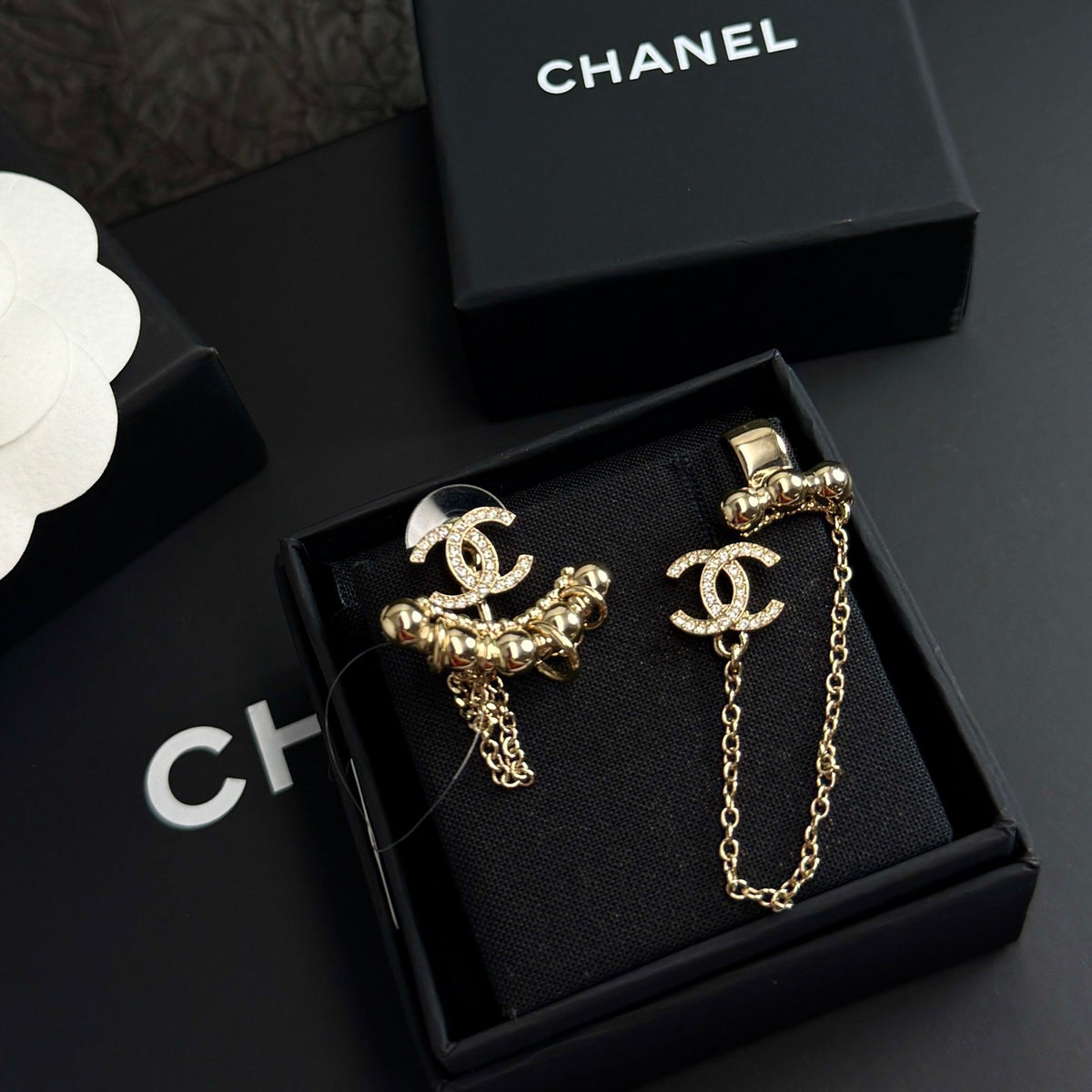 Chanel - Other - Crystal - Gold