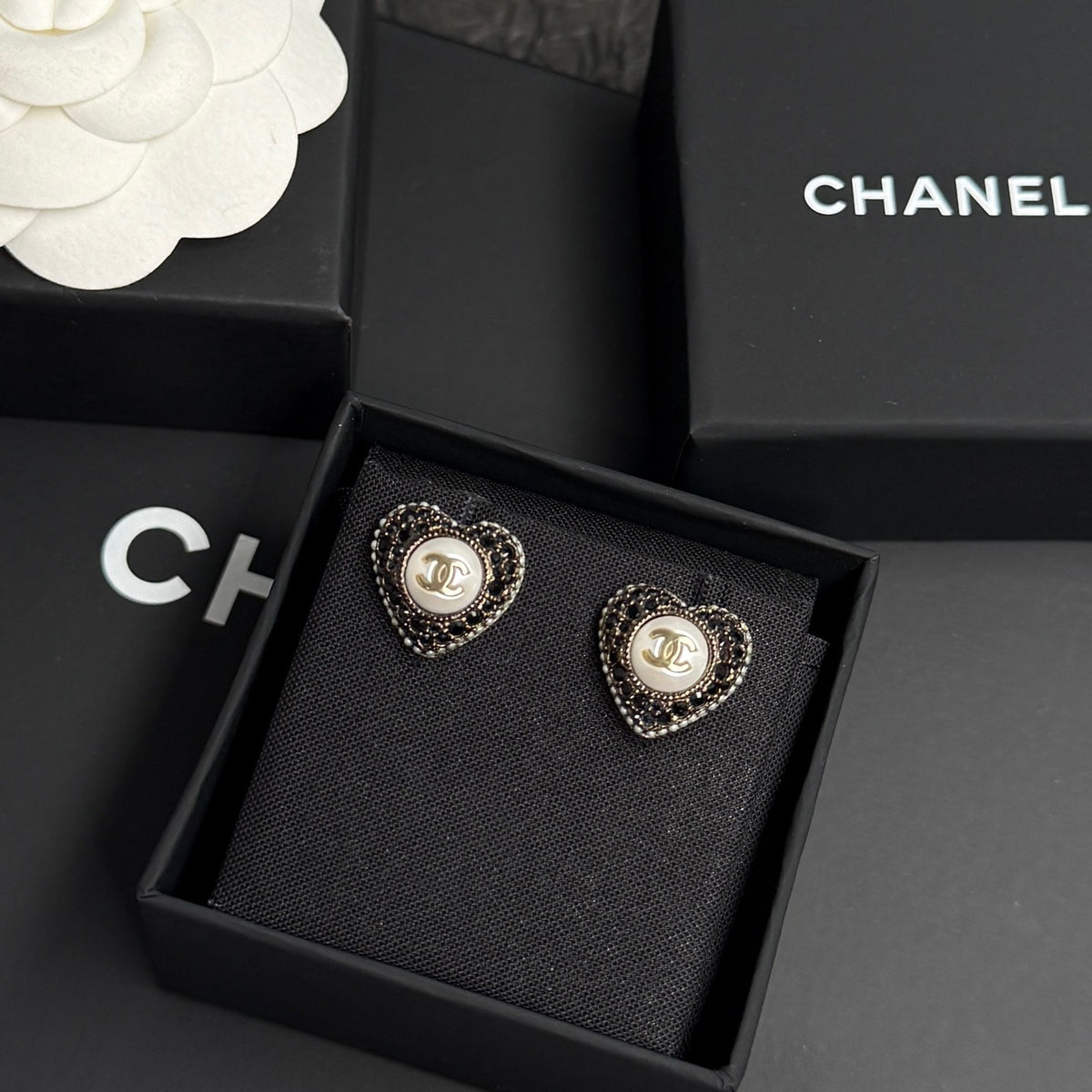 Chanel - Other - Crystal - Gold