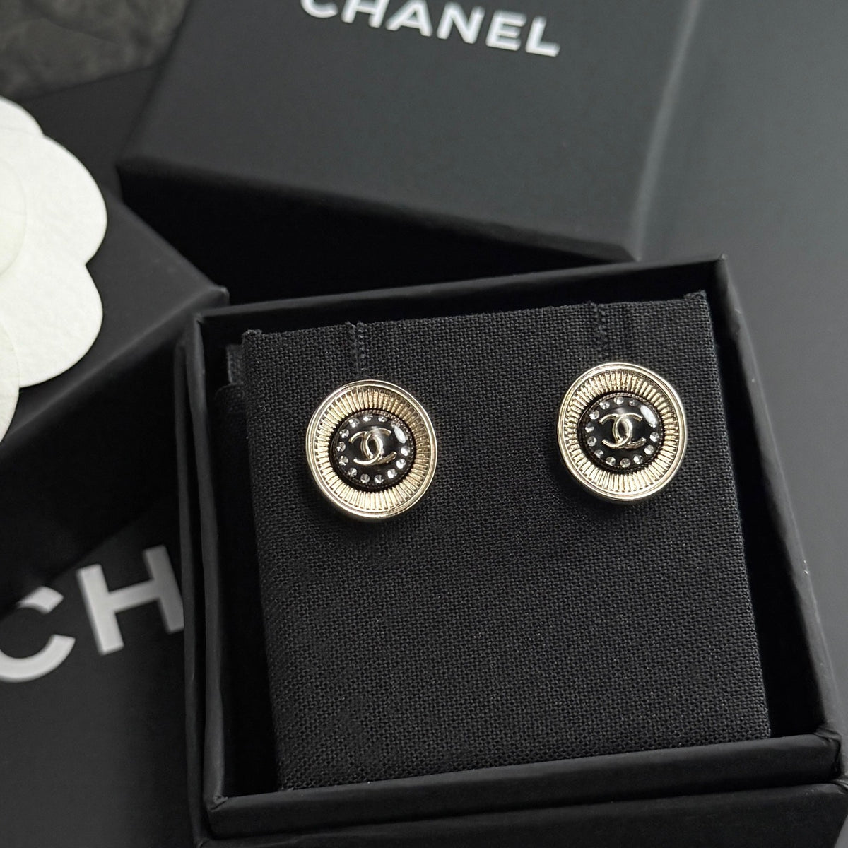 Chanel - Other - Crystal - Gold