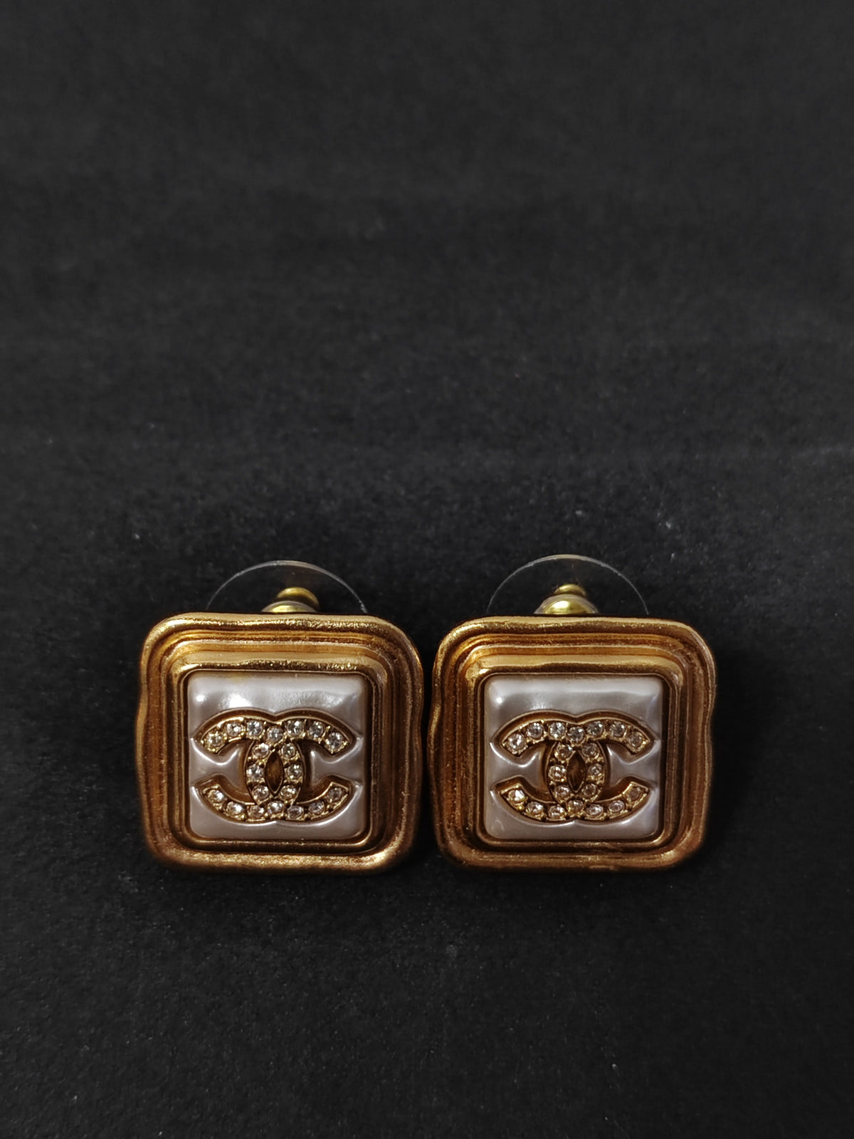Chanel - Other - Crystal - Gold