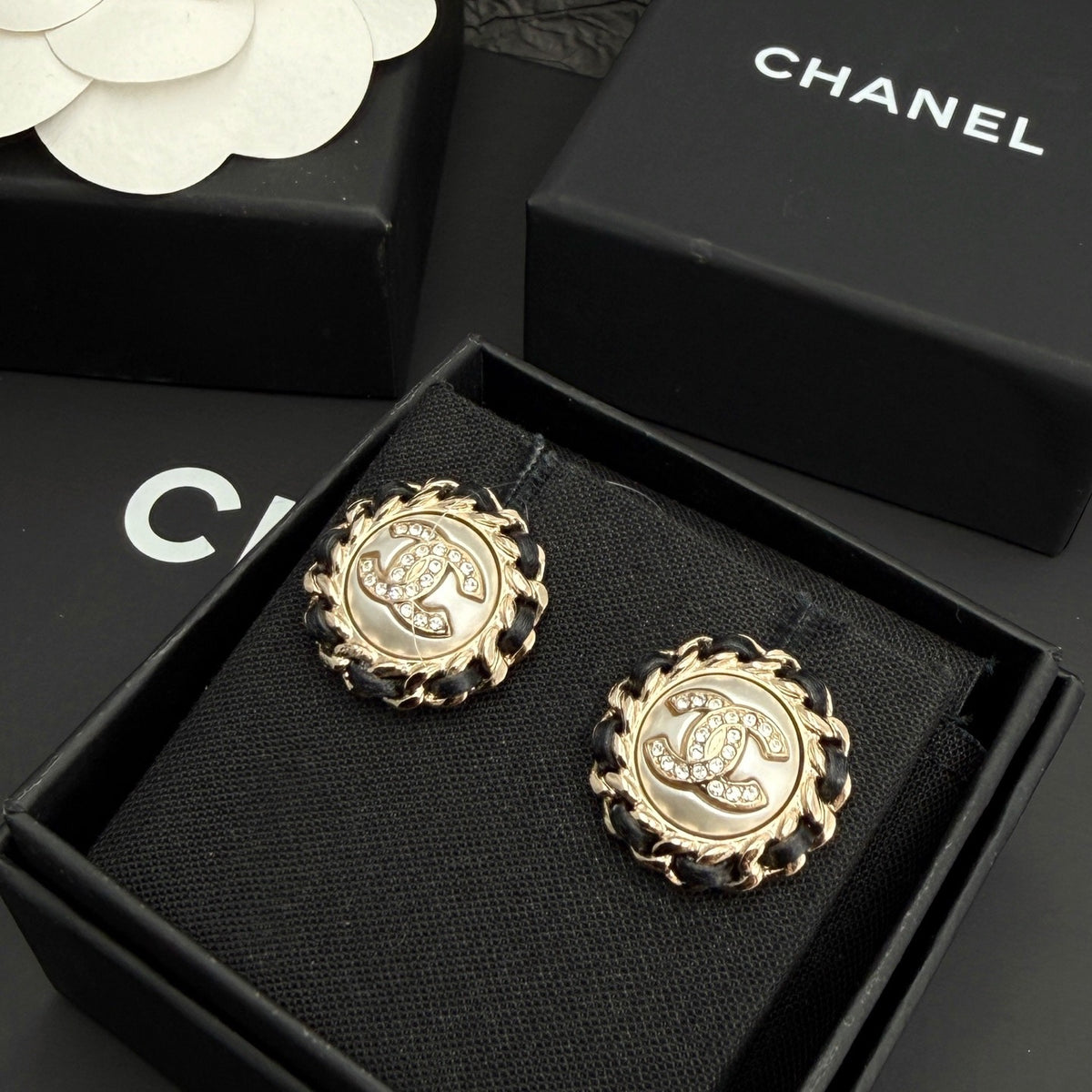 Chanel - Other - Crystal - Gold