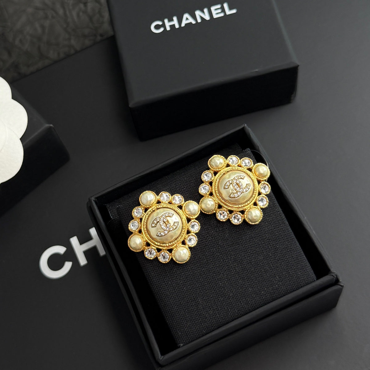 Chanel - Other - Crystal - Gold