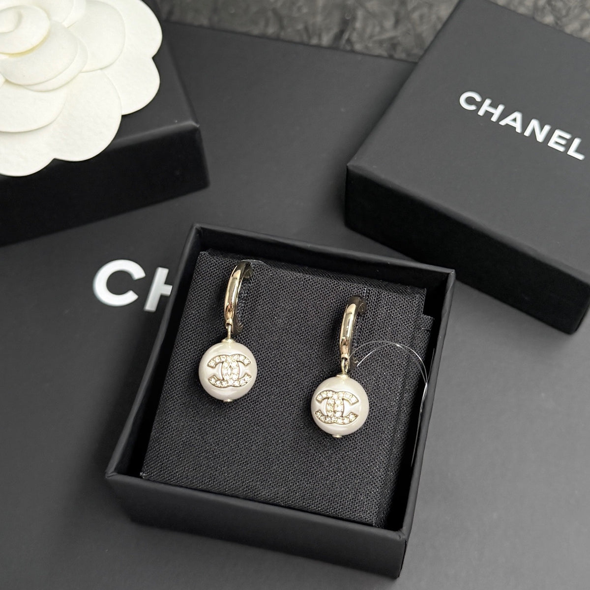 Chanel - Other - Crystal - Gold