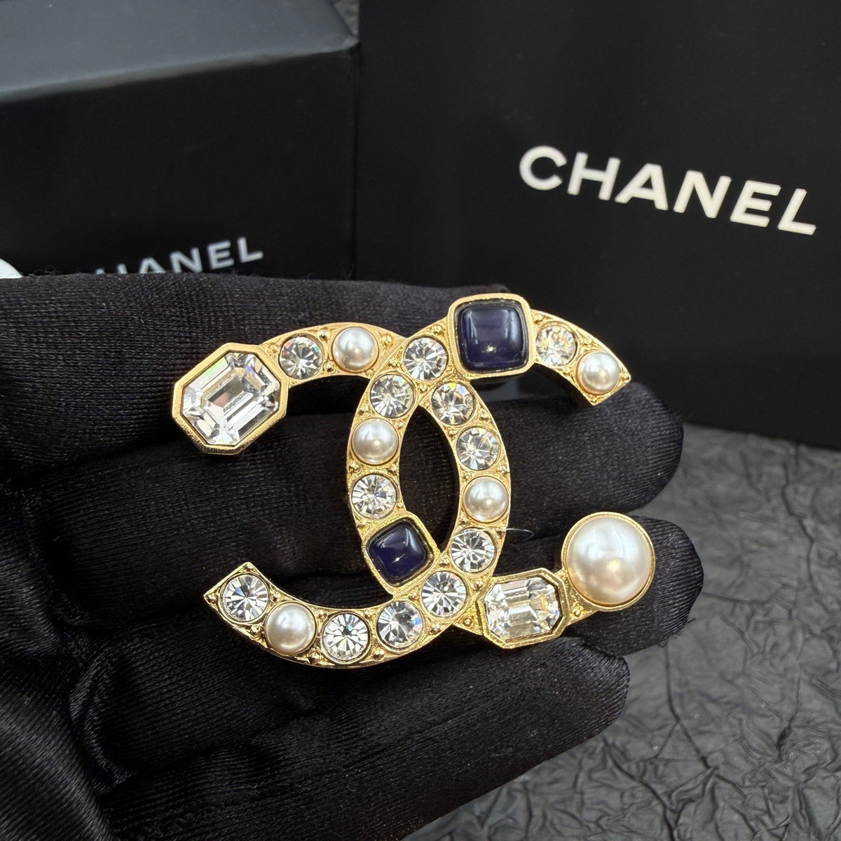 Chanel - Other - Crystal - Gold