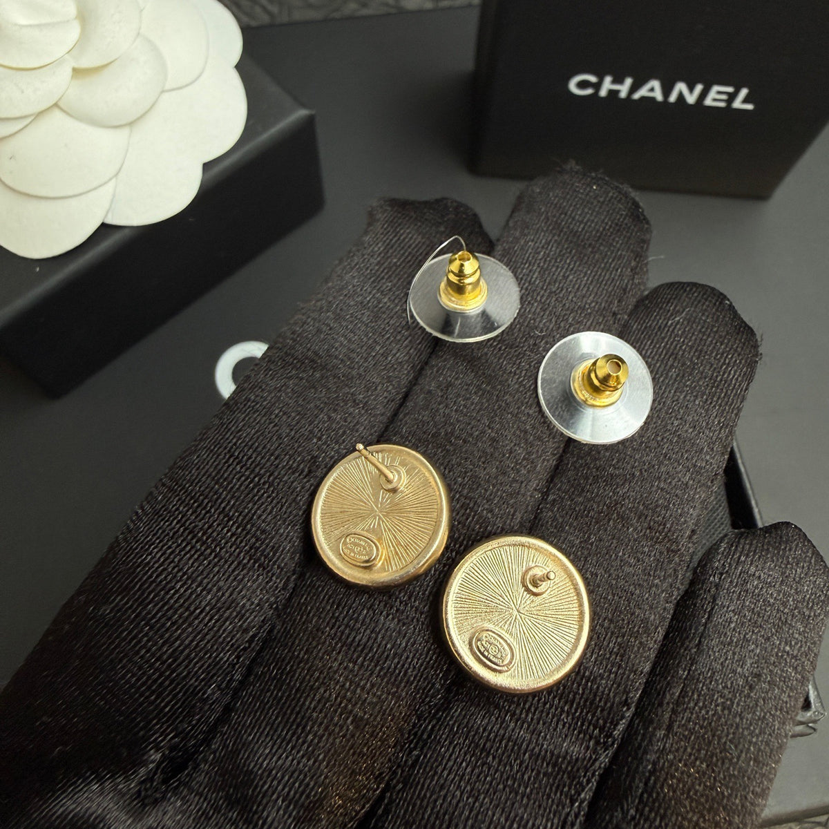 Chanel - Other - Crystal - Gold