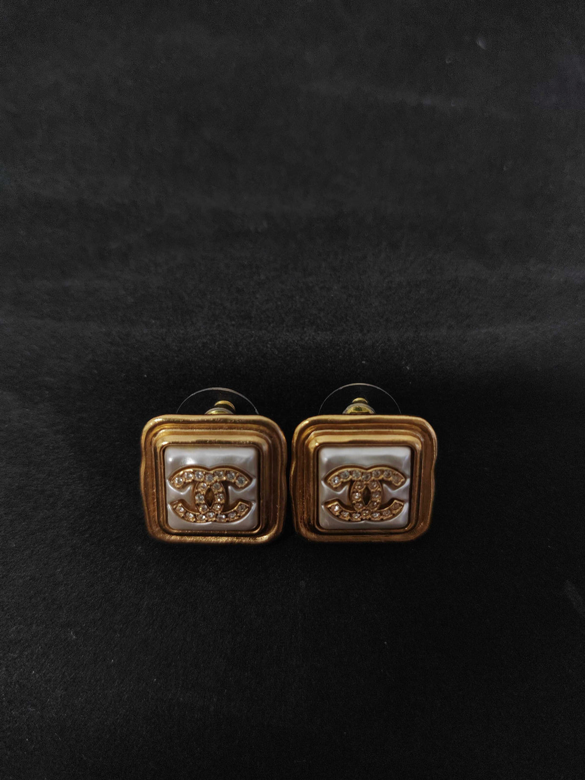 Chanel - Other - Crystal - Gold