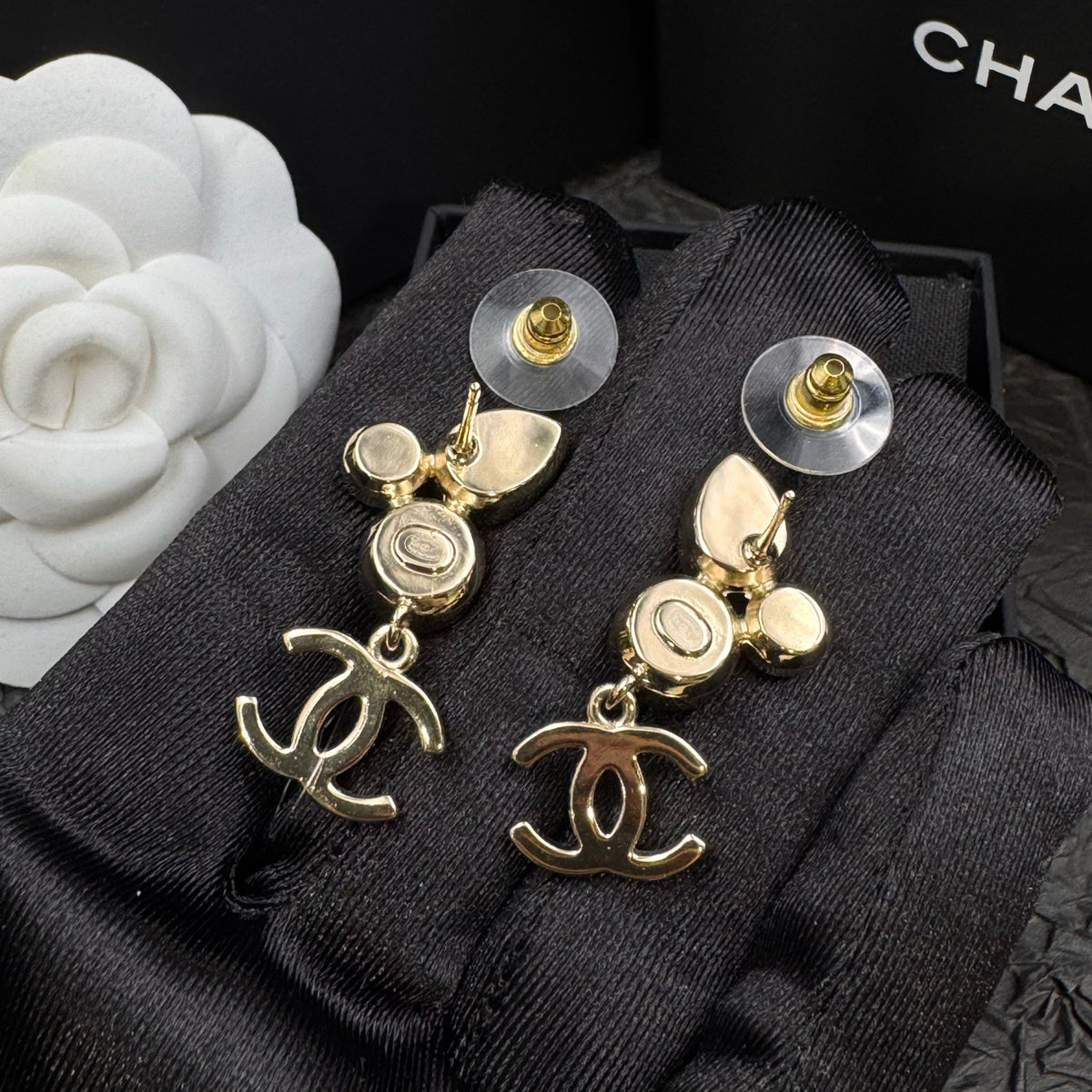 Chanel - Other - Crystal - Gold