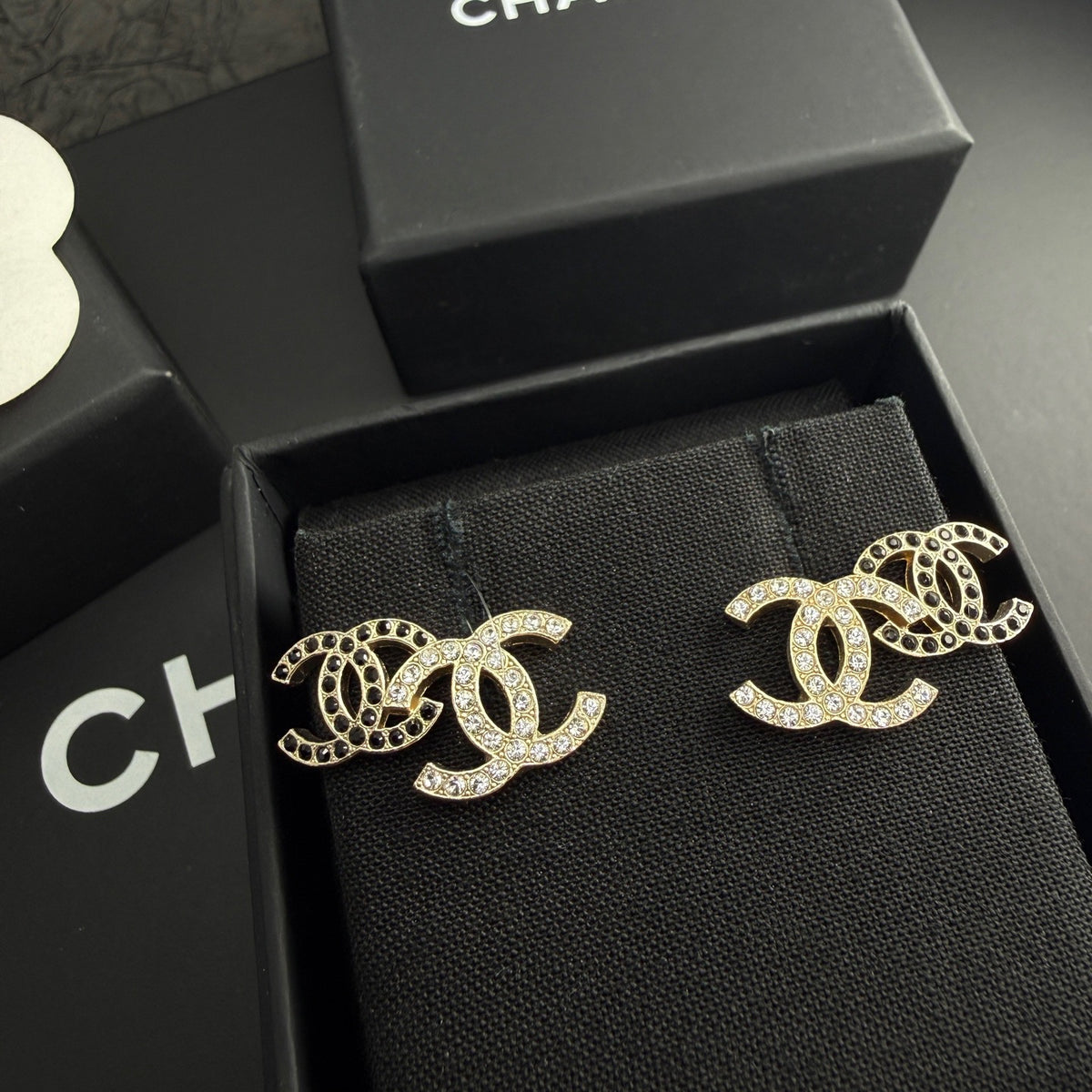 Chanel - Other - Crystal - Gold