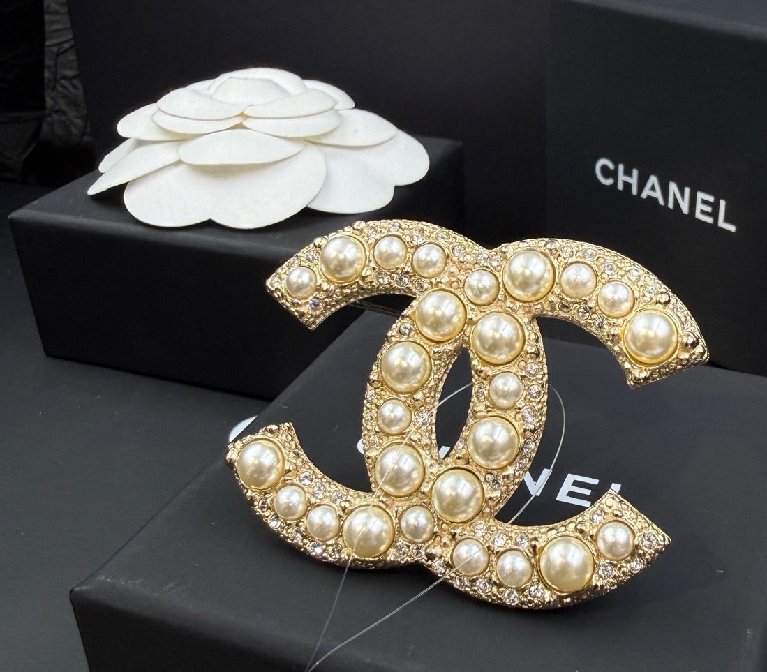 Chanel - Other - Crystal - Gold