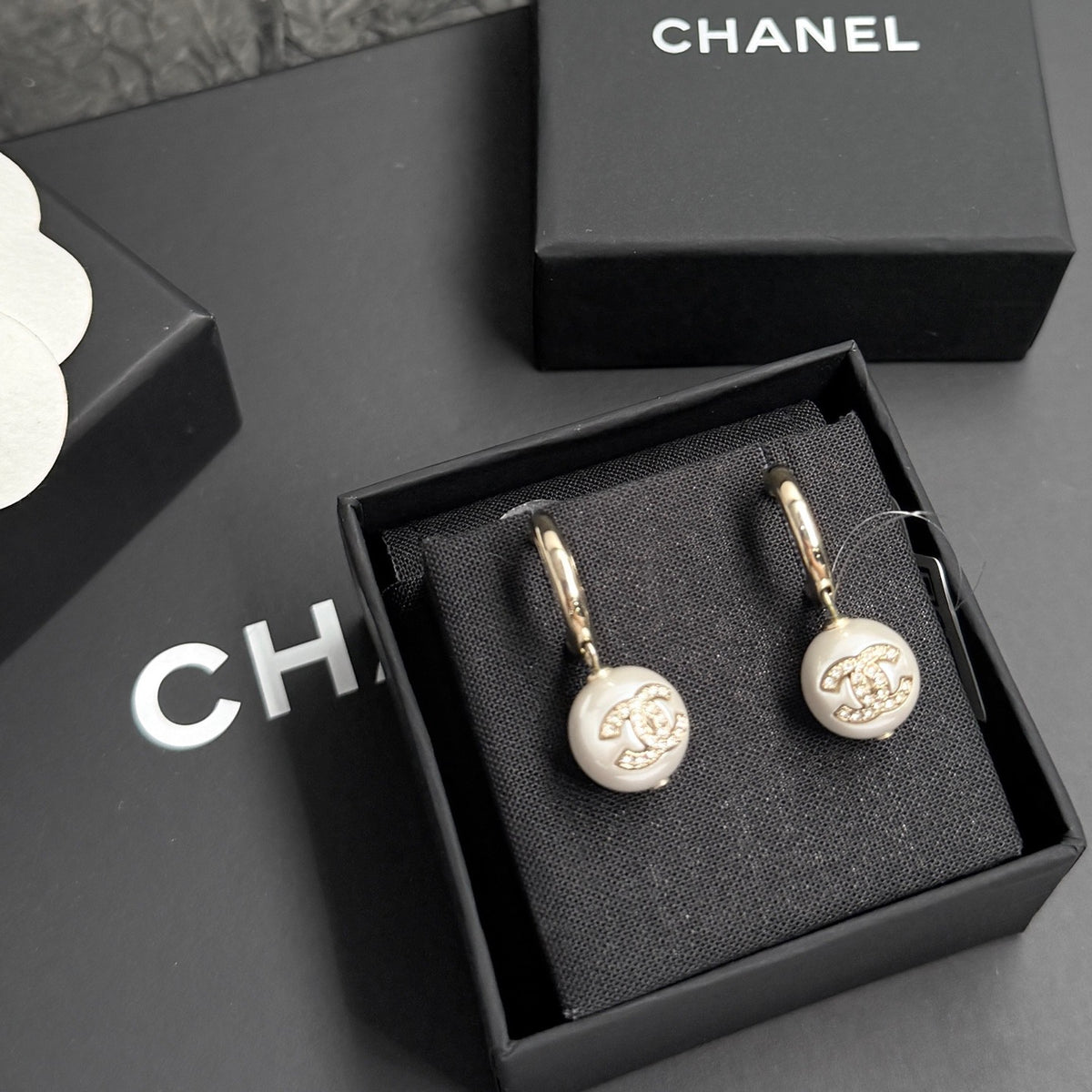 Chanel - Other - Crystal - Gold
