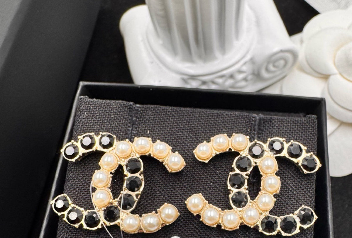 Chanel - Other - Crystal - Gold