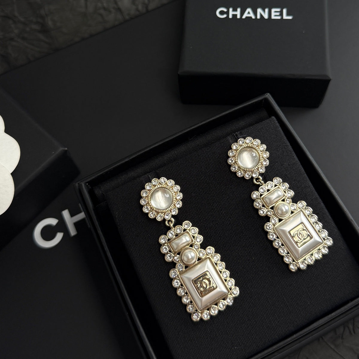 Chanel - Other - Crystal - Gold