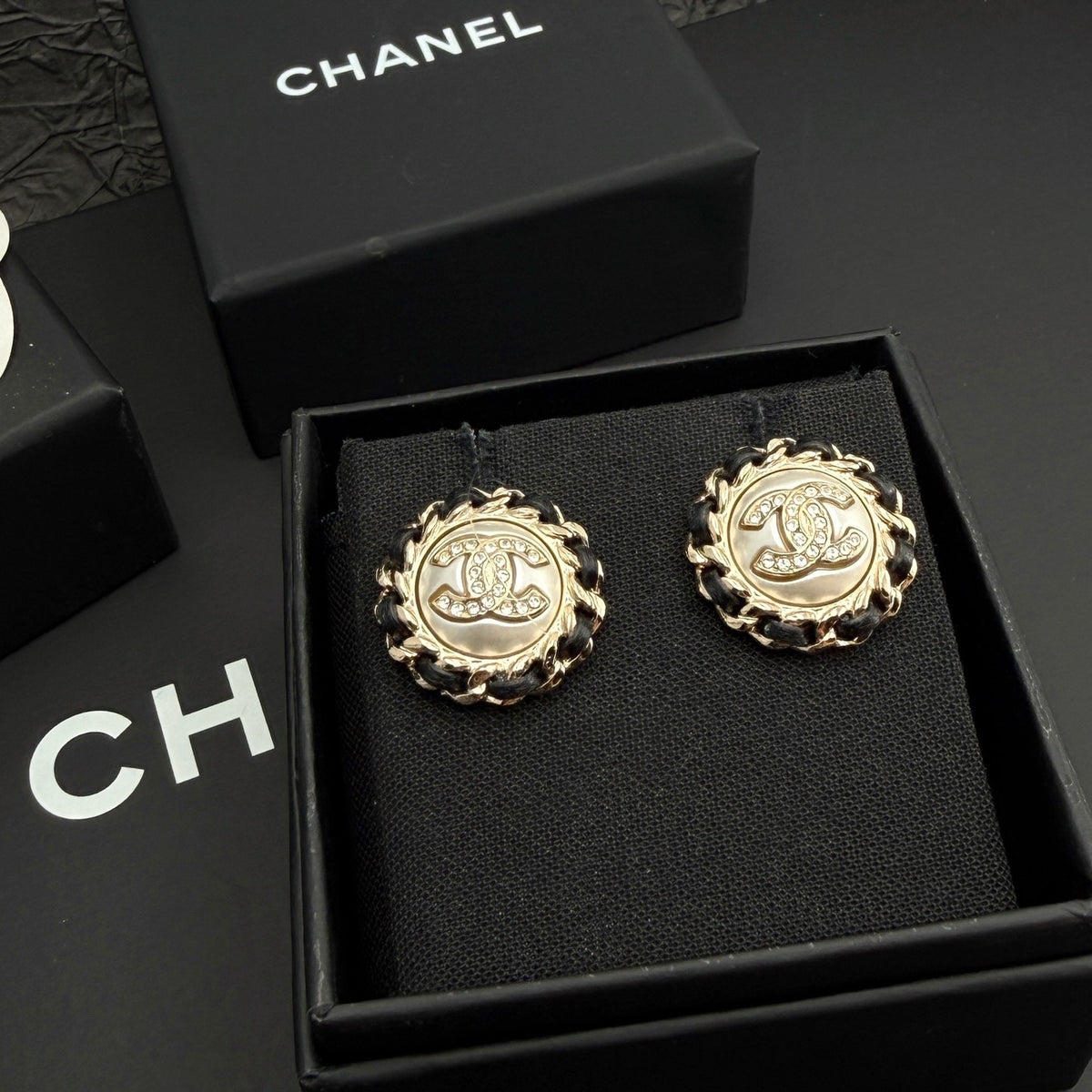 Chanel - Other - Crystal - Gold
