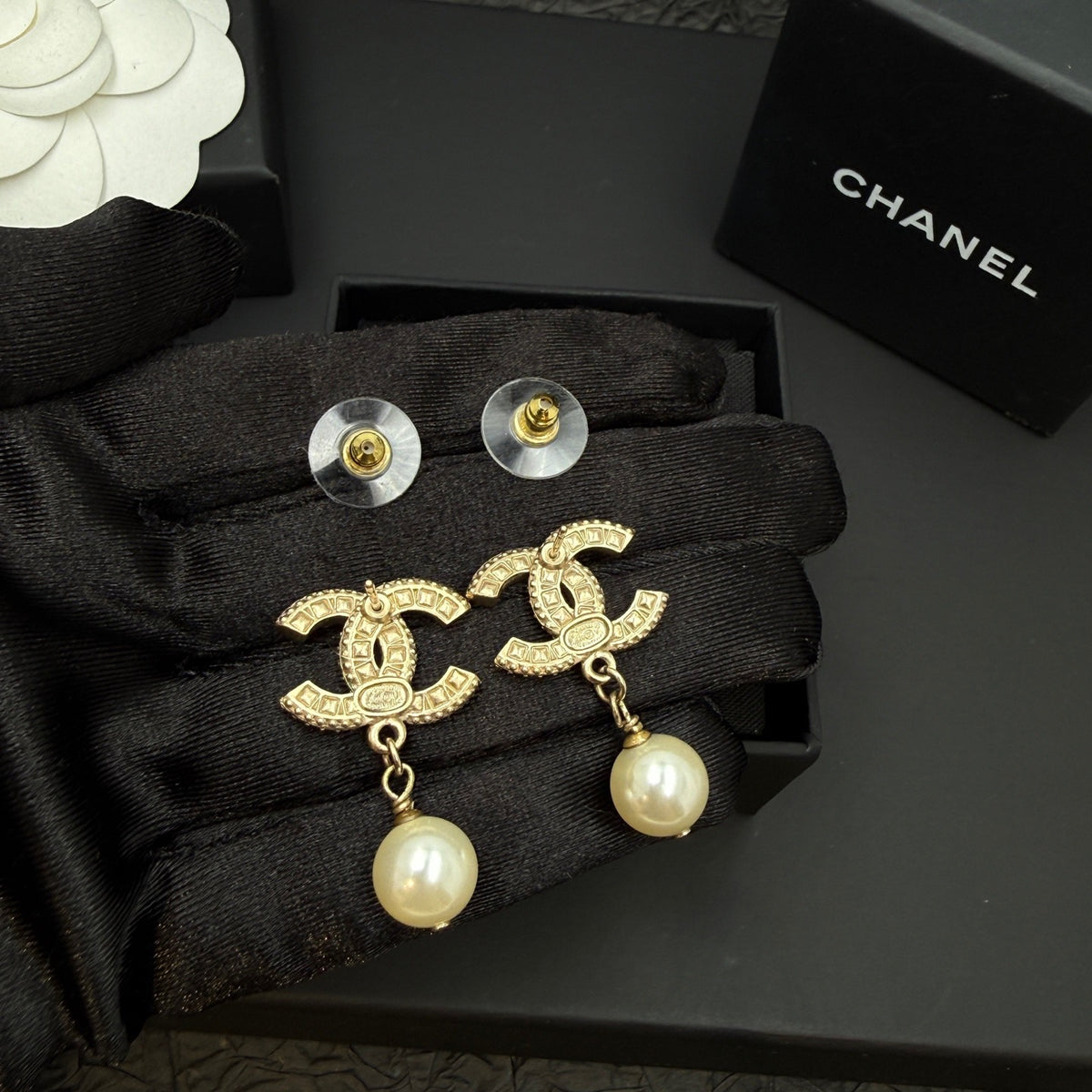 Chanel - Other - Crystal - Gold