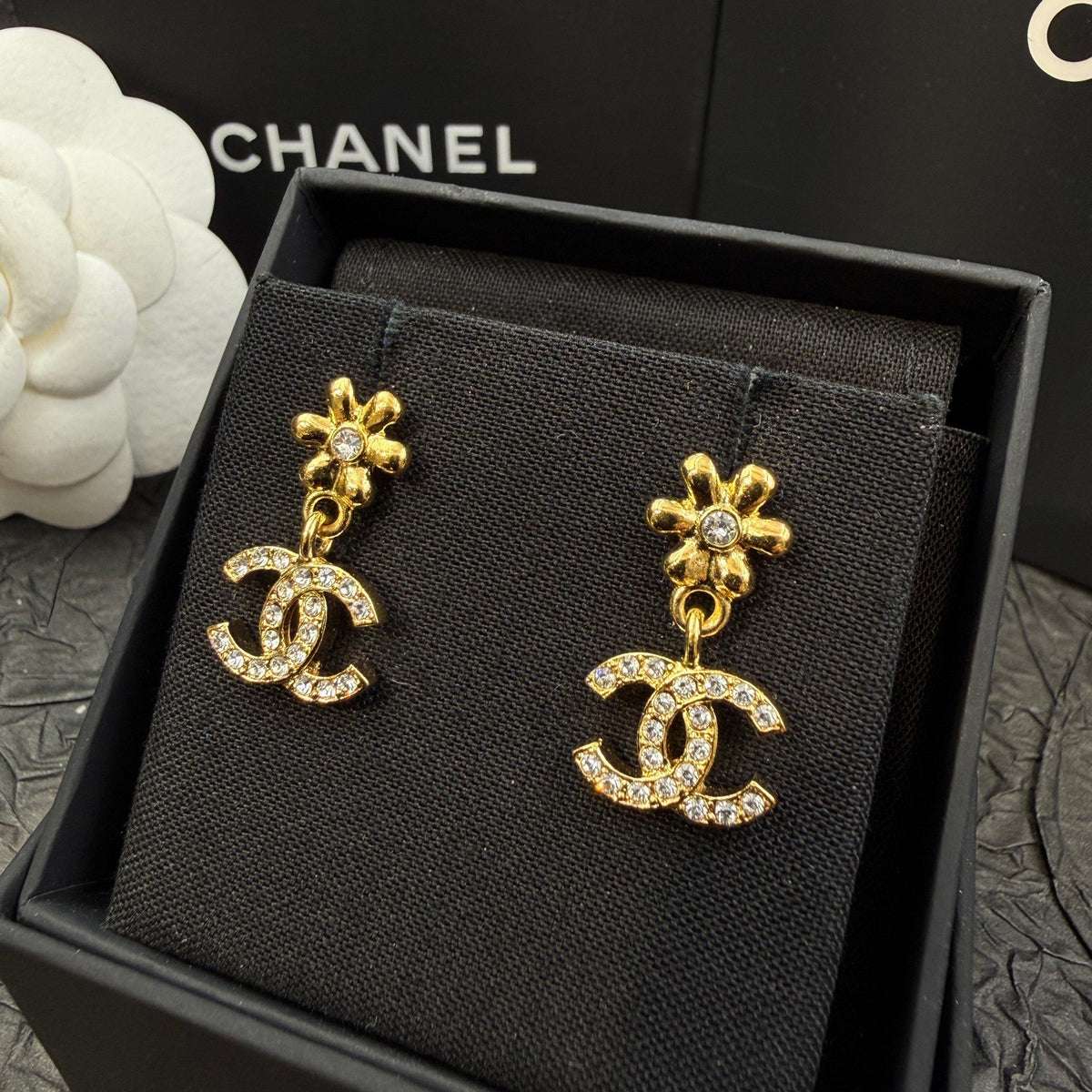 Chanel - Other - Crystal - Gold