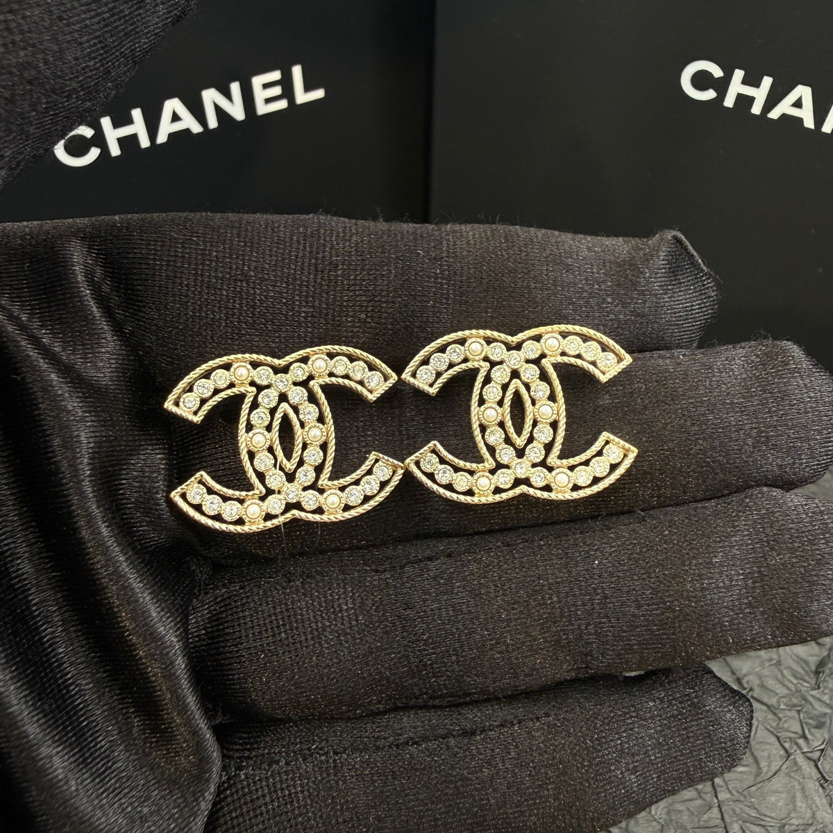 Chanel - Other - Crystal - Gold