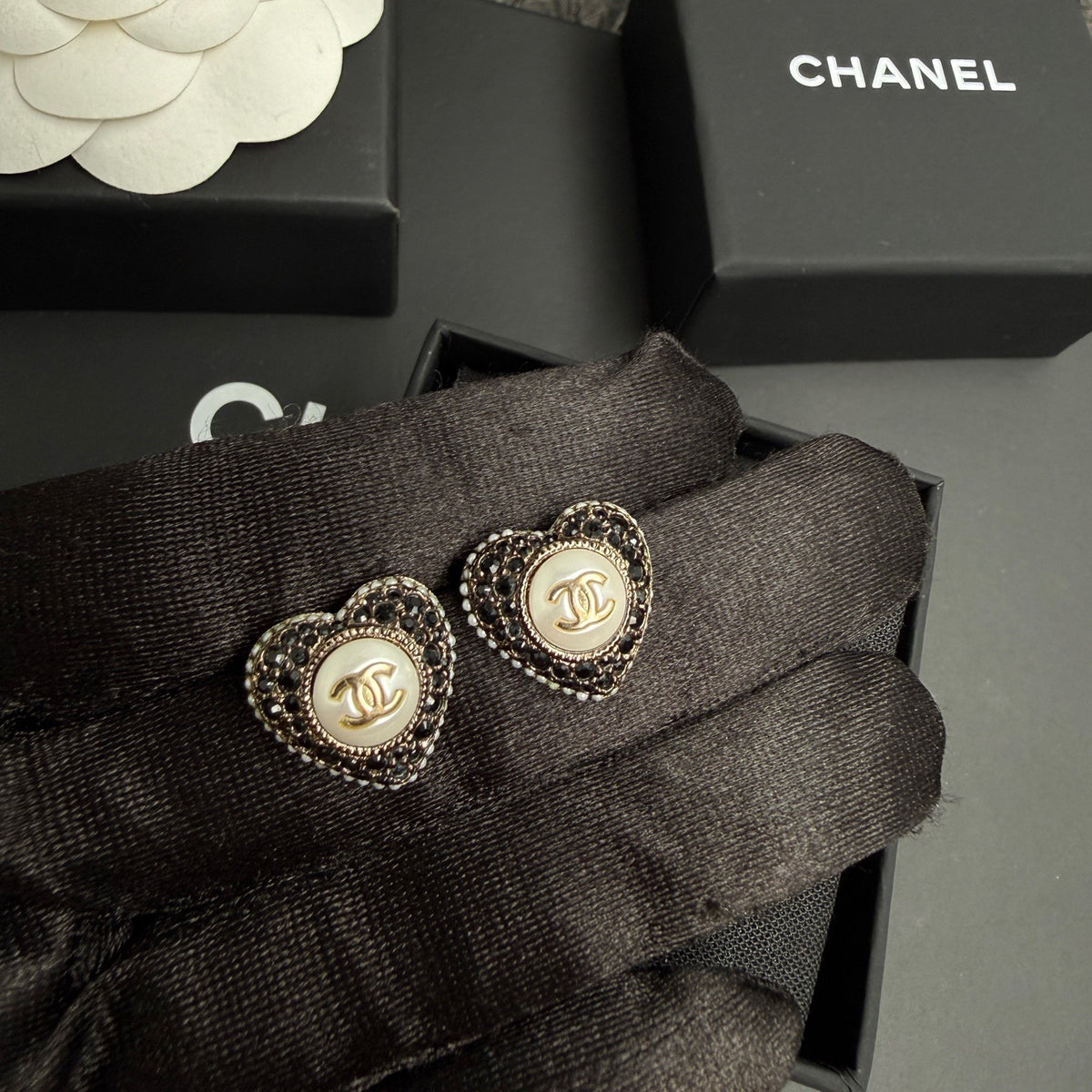 Chanel - Other - Crystal - Gold