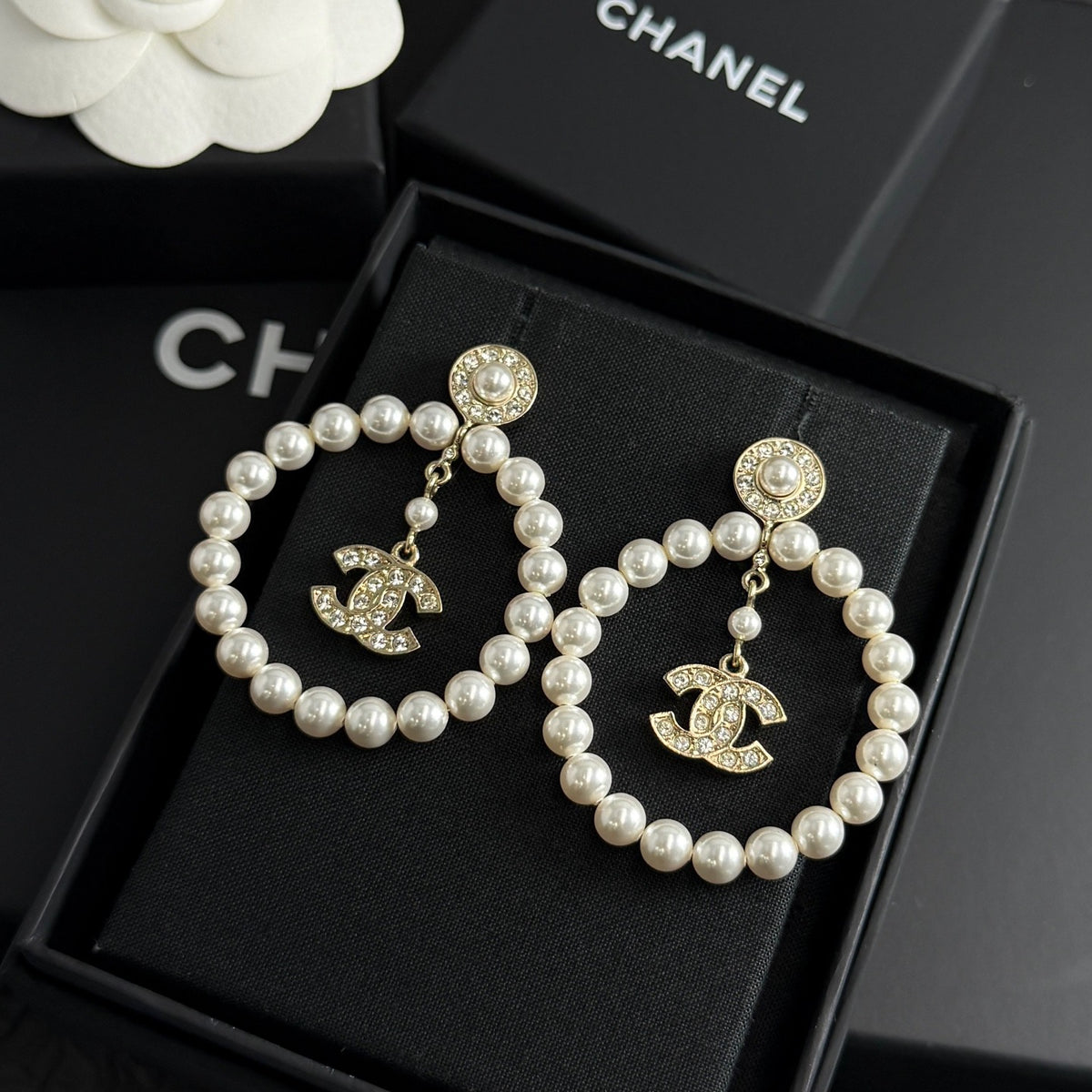 Chanel - Other - Crystal - Gold