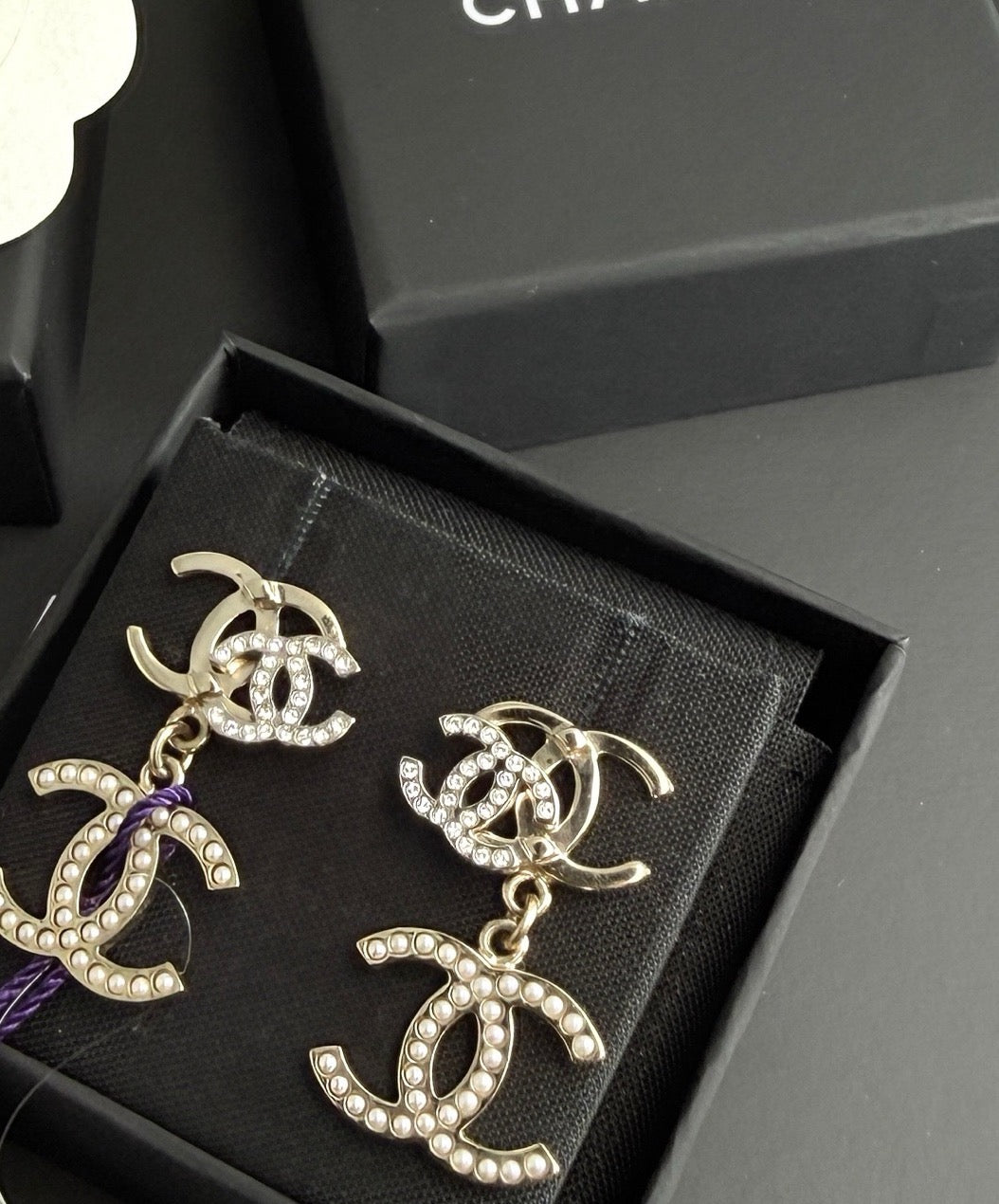 Chanel - Other - Crystal - Gold