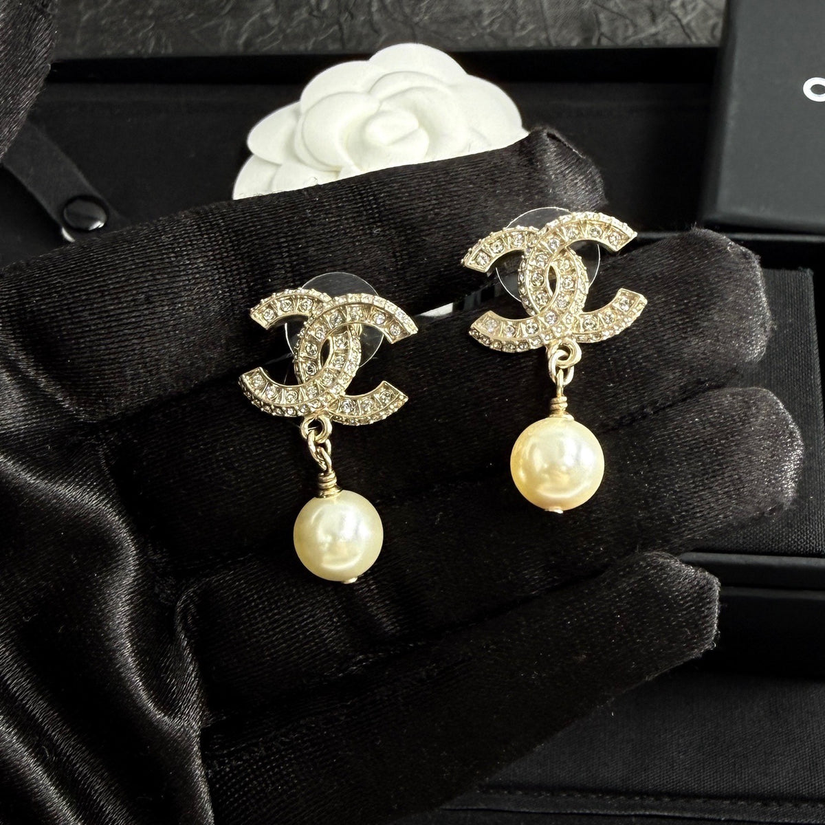 Chanel - Other - Crystal - Gold