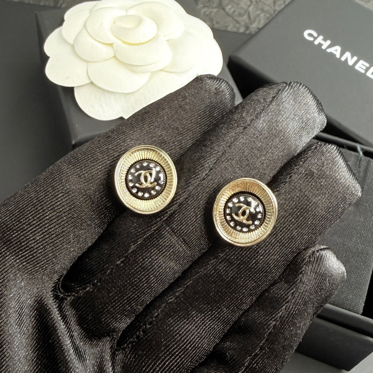 Chanel - Other - Crystal - Gold