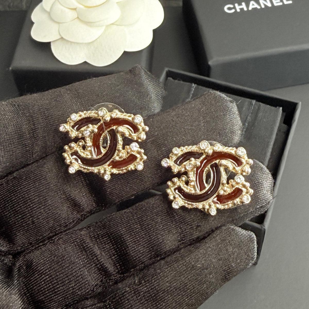 Chanel - Other - Crystal - Gold