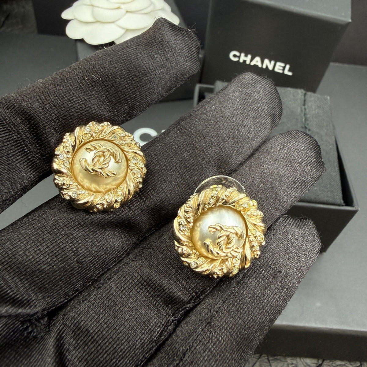 Chanel - Other - Crystal - Gold