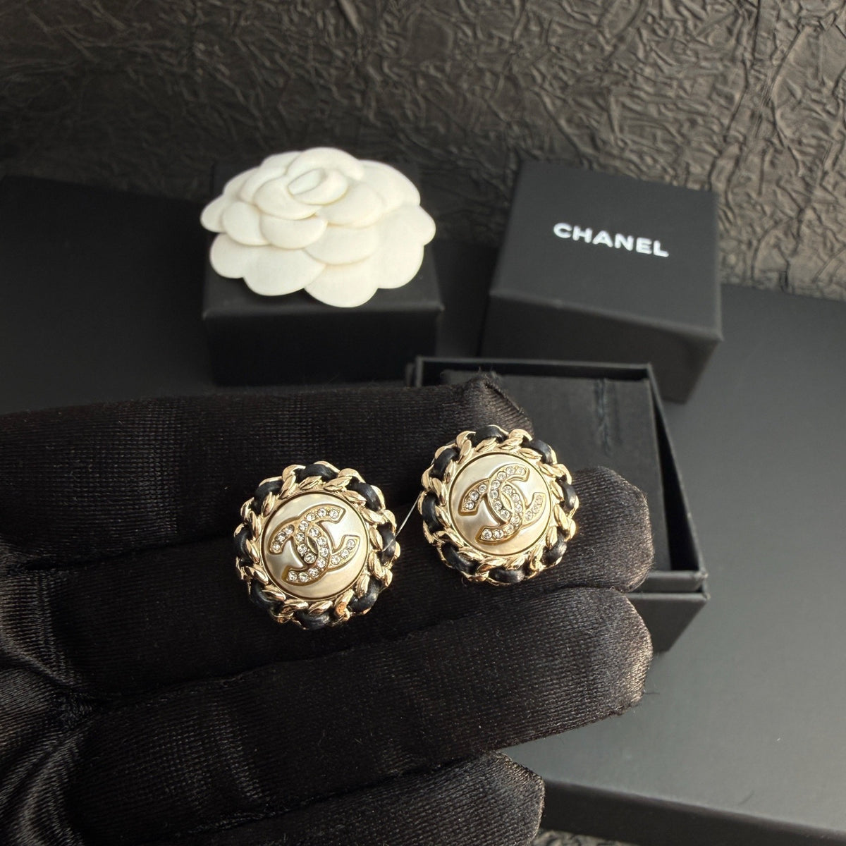 Chanel - Other - Crystal - Gold