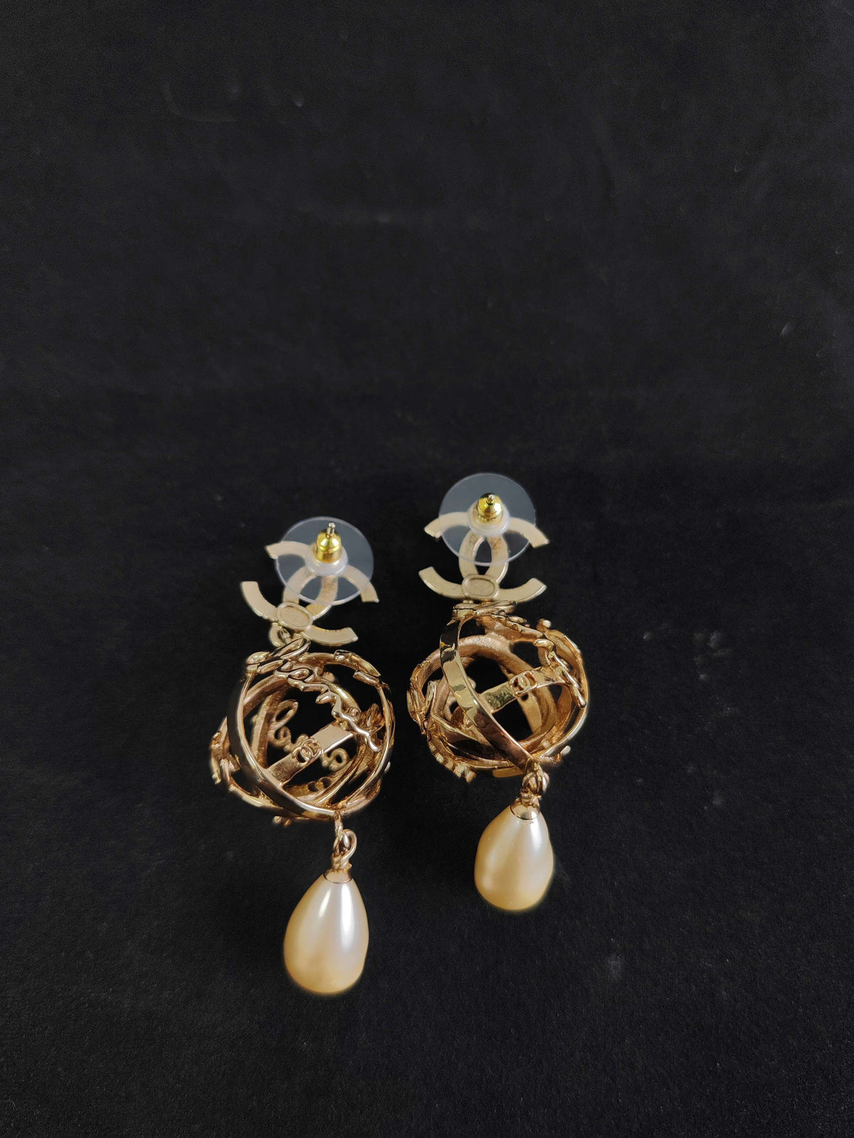 Chanel - Other - Crystal - Gold