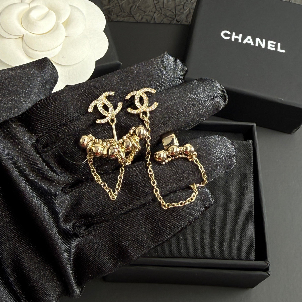 Chanel - Other - Crystal - Gold