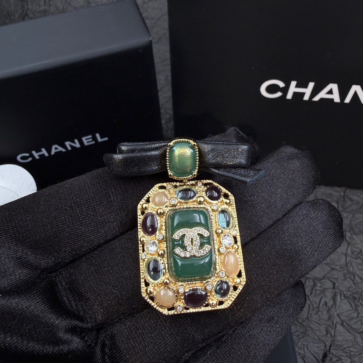 Chanel - Other - Crystal - Gold