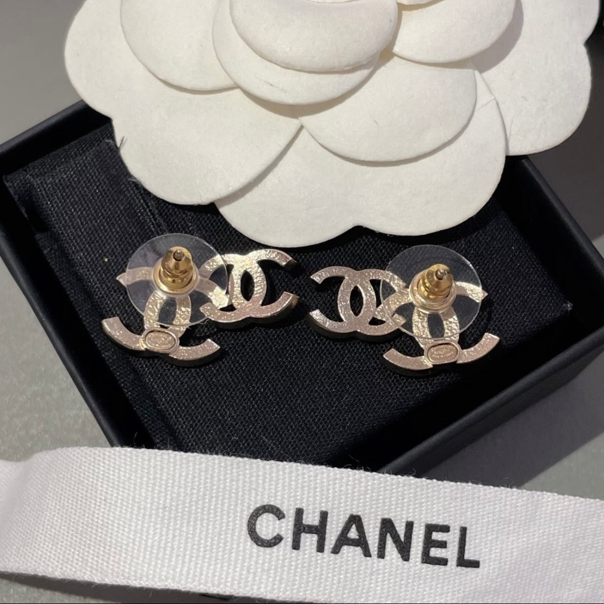 Chanel - Other - Crystal - Gold