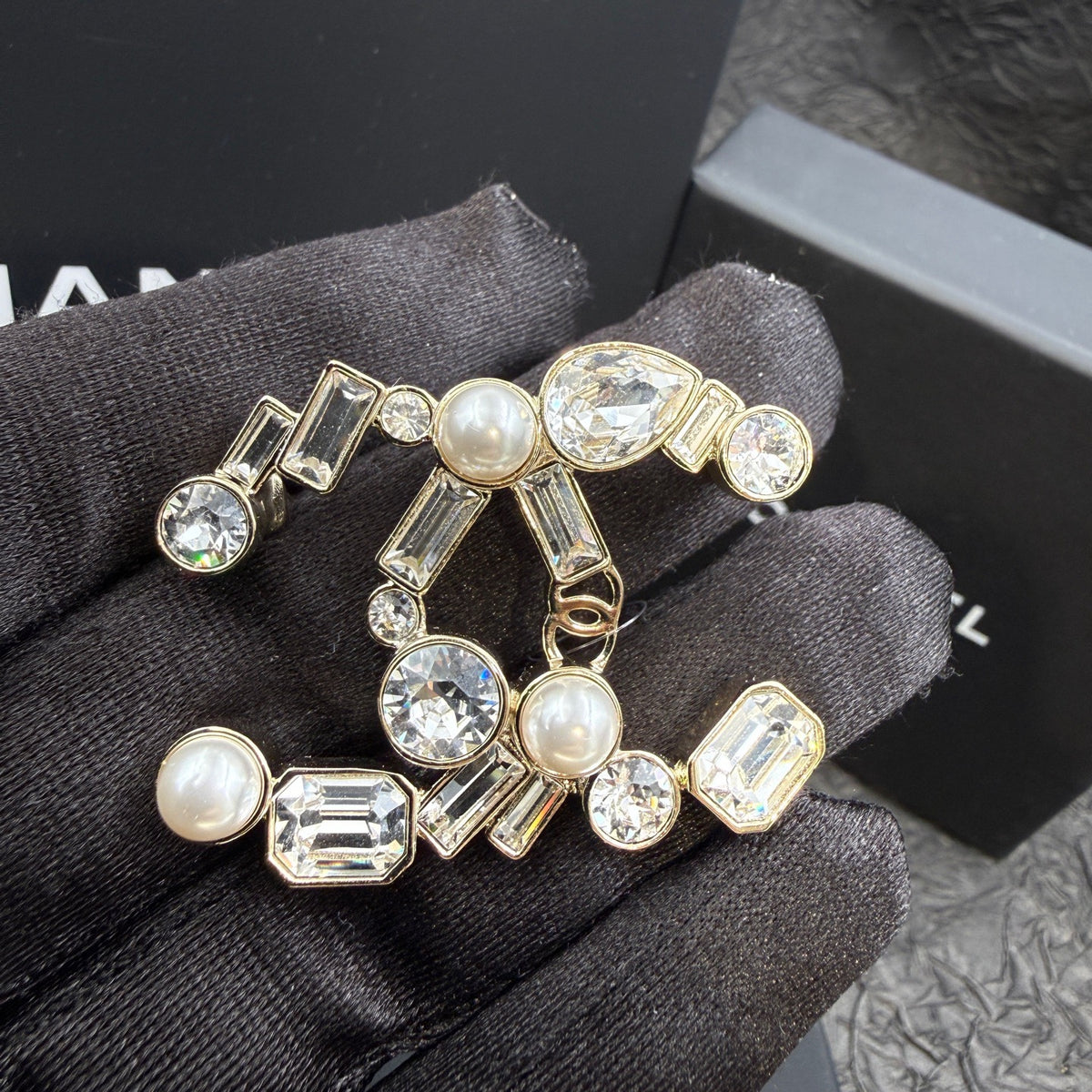 Chanel - Other - Crystal - Gold