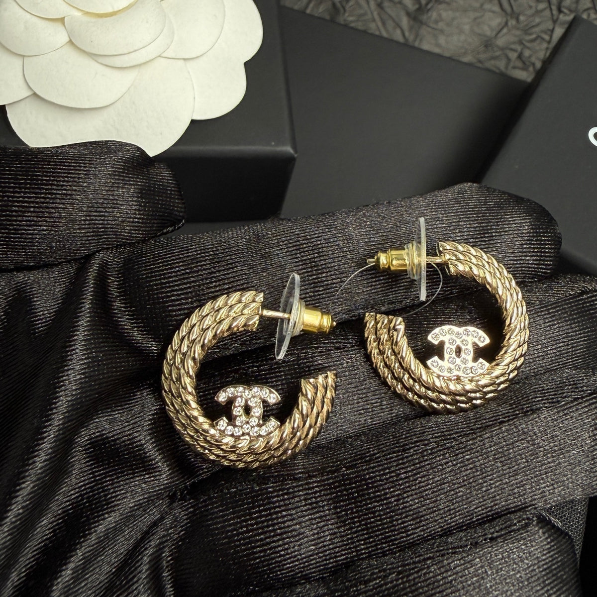 Chanel - Other - Crystal - Gold