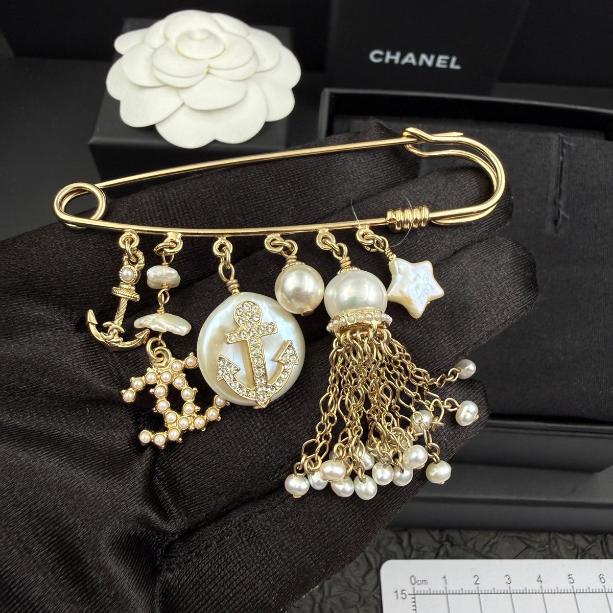 Chanel - Other - Crystal - Gold