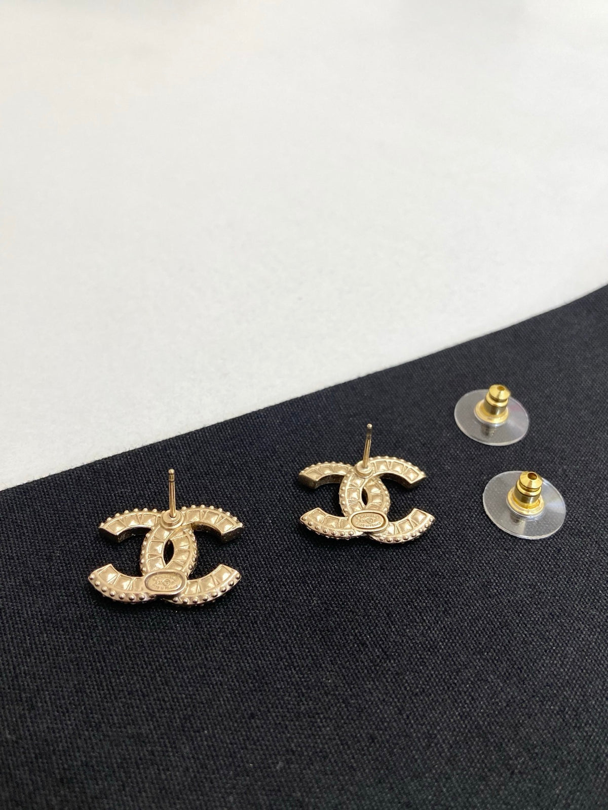 Chanel - Other - Crystal - Gold