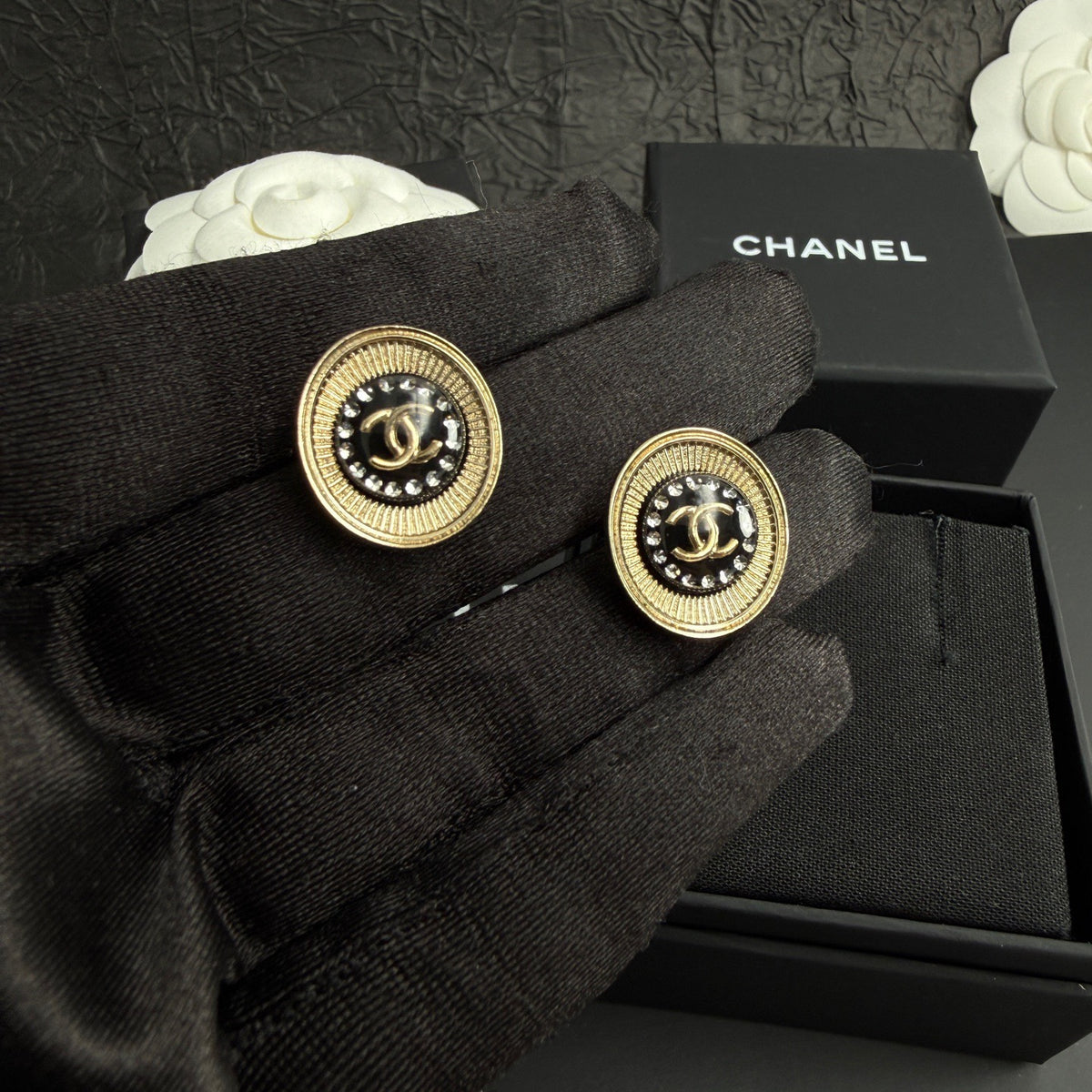 Chanel - Other - Crystal - Gold