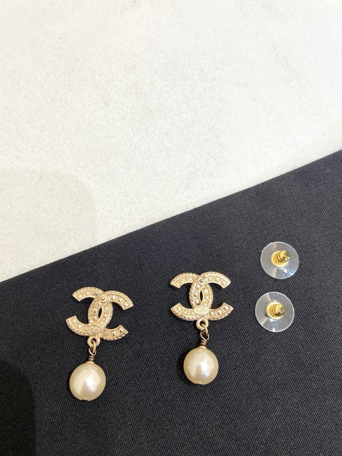 Chanel - Other - Crystal - Gold