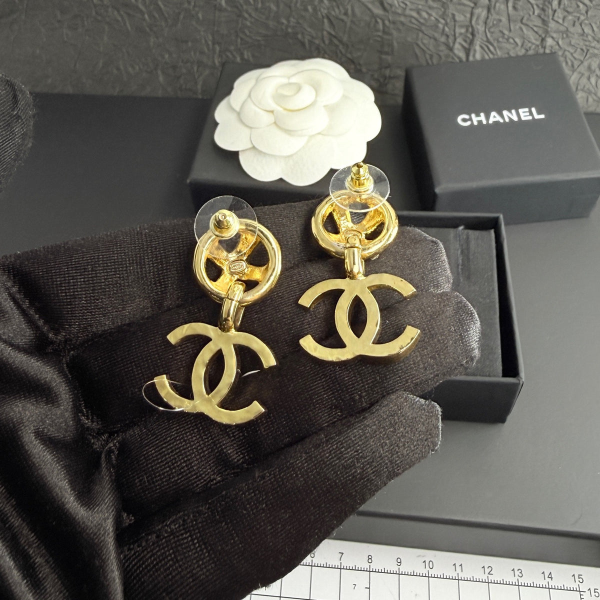 Chanel - Other - Crystal - Gold