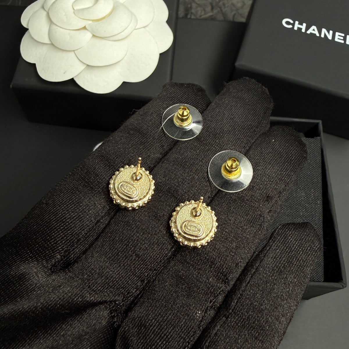 Chanel - Other - Crystal - Gold