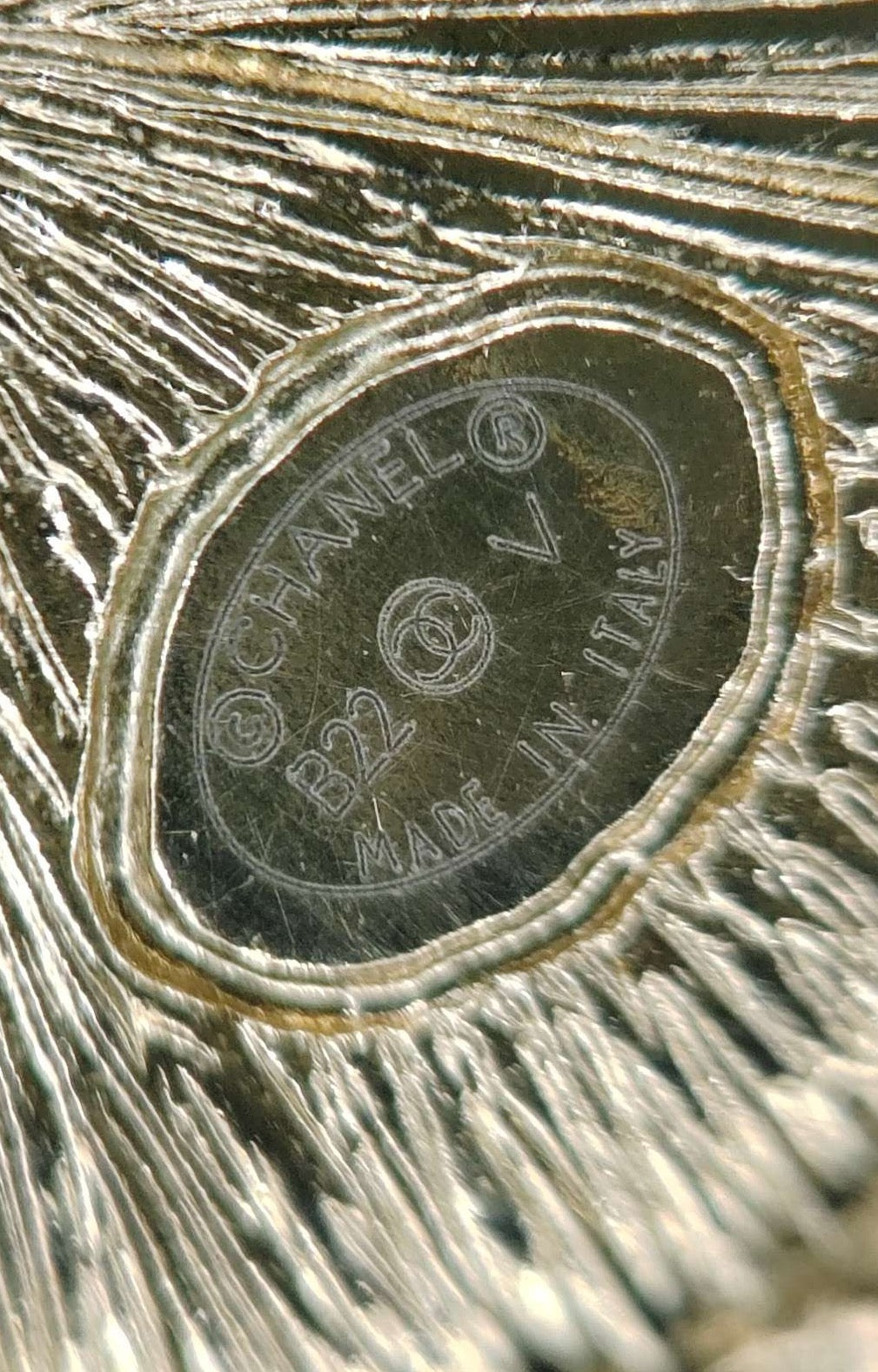 Chanel - Other - Crystal - Gold